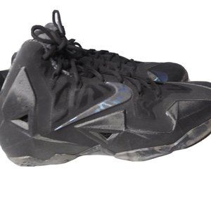 Nike LeBron 11 Blackout Size 11 Shoes Black 616175-090
